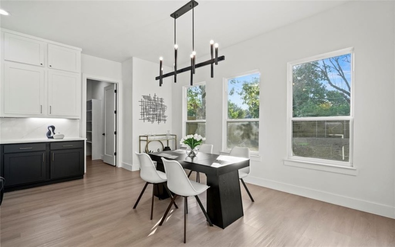 2219 W Lovers Lane, Dallas, TX 75235, 4 Habitaciones Habitaciones , ,3 BañosBaños,Residential,En Venta,2219 W Lovers Lane,20999676