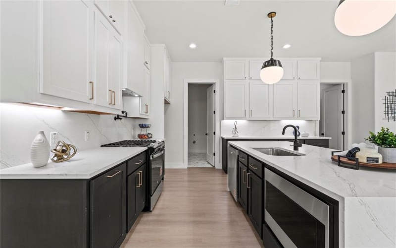 2219 W Lovers Lane, Dallas, TX 75235, 4 Habitaciones Habitaciones , ,3 BañosBaños,Residential,En Venta,2219 W Lovers Lane,20999676