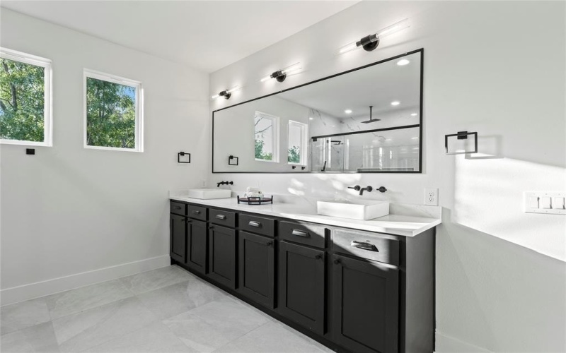 2219 W Lovers Lane, Dallas, TX 75235, 4 Habitaciones Habitaciones , ,3 BañosBaños,Residential,En Venta,2219 W Lovers Lane,20999676