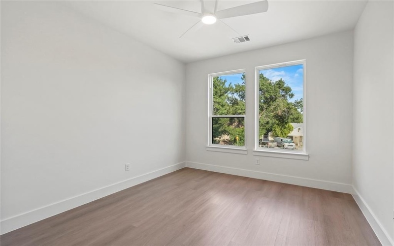 2219 W Lovers Lane, Dallas, TX 75235, 4 Habitaciones Habitaciones , ,3 BañosBaños,Residential,En Venta,2219 W Lovers Lane,20999676