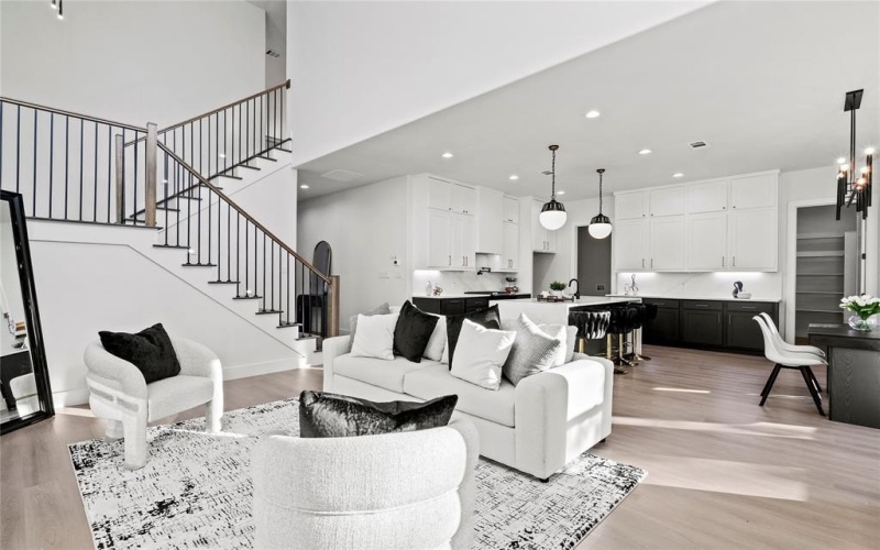 2219 W Lovers Lane, Dallas, TX 75235, 4 Habitaciones Habitaciones , ,3 BañosBaños,Residential,En Venta,2219 W Lovers Lane,20999676