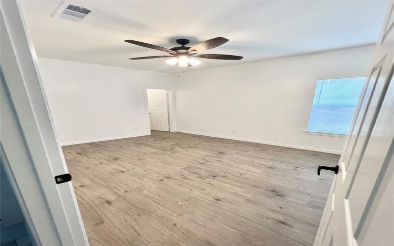 4834 Owenwood Avenue, Dallas, TX 75223, 3 Bedrooms Bedrooms, ,2 BathroomsBathrooms,Residential,For Sale,4834 Owenwood Avenue,20999704