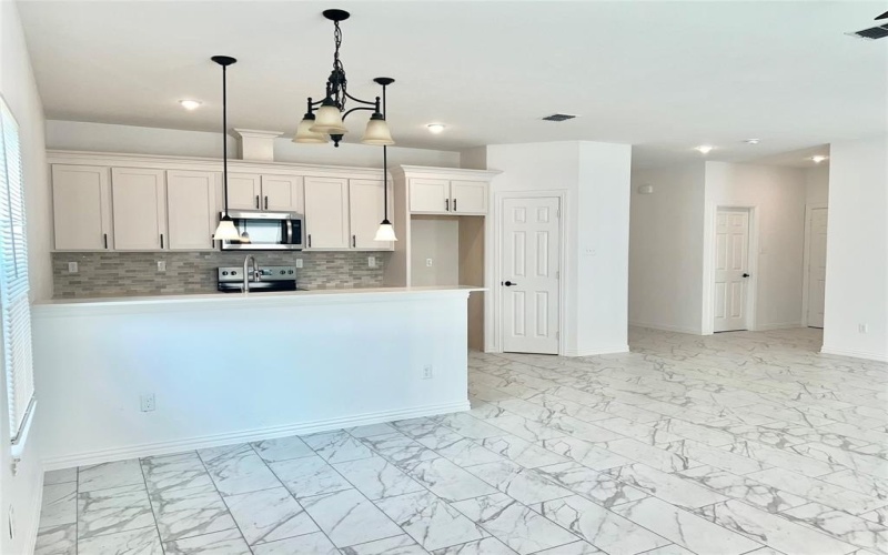 4834 Owenwood Avenue, Dallas, TX 75223, 3 Bedrooms Bedrooms, ,2 BathroomsBathrooms,Residential,For Sale,4834 Owenwood Avenue,20999704