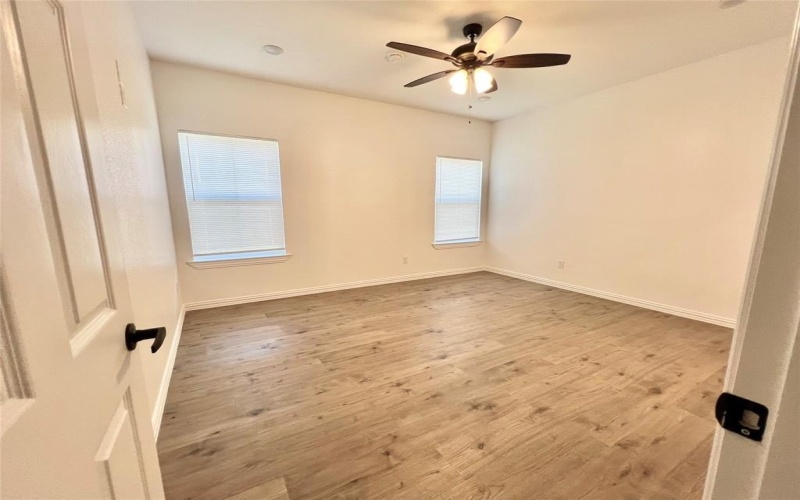 4834 Owenwood Avenue, Dallas, TX 75223, 3 Bedrooms Bedrooms, ,2 BathroomsBathrooms,Residential,For Sale,4834 Owenwood Avenue,20999704