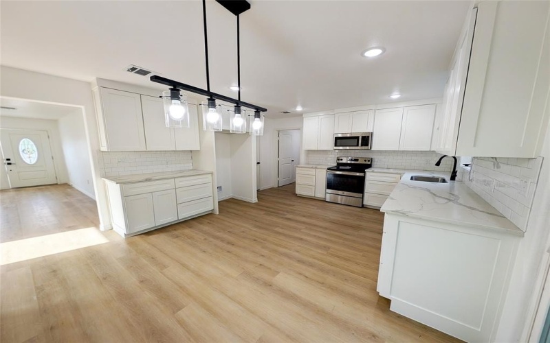 5620 Carver Drive, Fort Worth, TX 76107, 3 Bedrooms Bedrooms, ,3 BathroomsBathrooms,Residential,For Sale,5620 Carver Drive,20999736