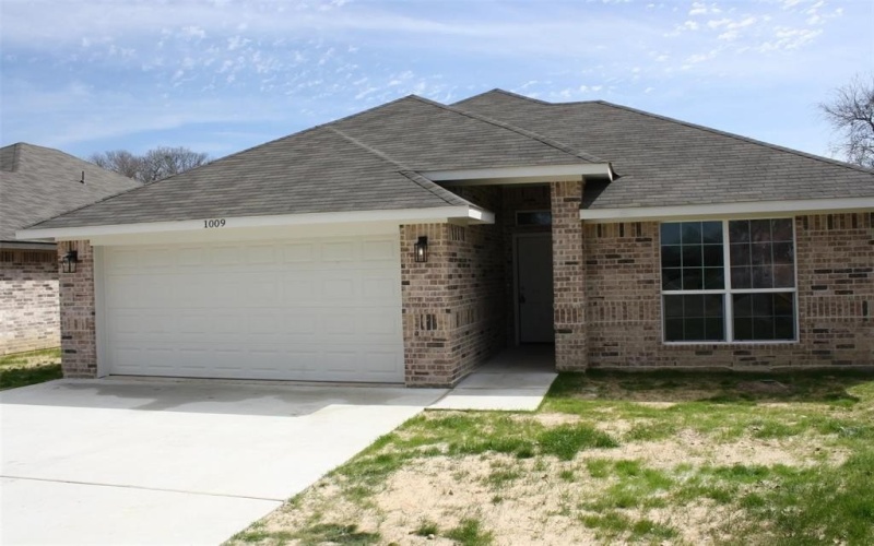 1021 Hooks Avenue, Lacy Lakeview, TX 76705, 4 Habitaciones Habitaciones , ,2 BañosBaños,Residential,En Venta,1021 Hooks Avenue,20999833