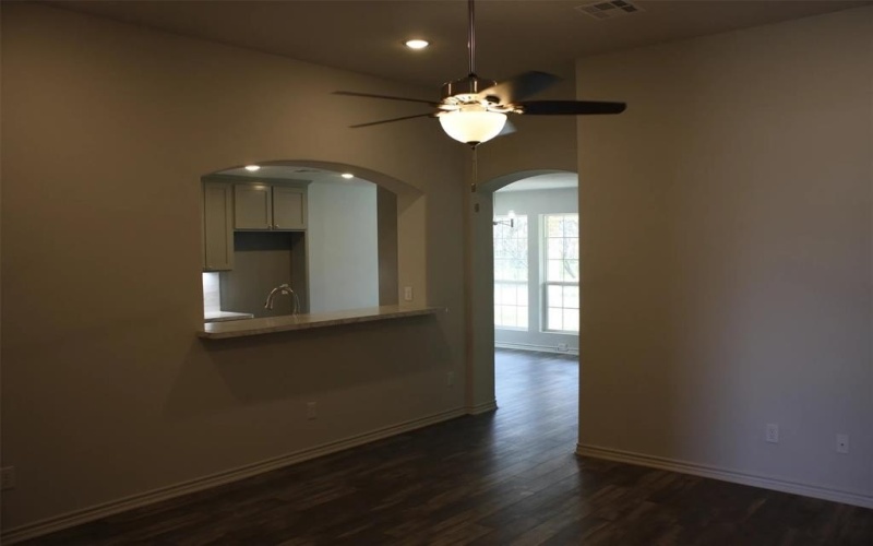 1021 Hooks Avenue, Lacy Lakeview, TX 76705, 4 Habitaciones Habitaciones , ,2 BañosBaños,Residential,En Venta,1021 Hooks Avenue,20999833