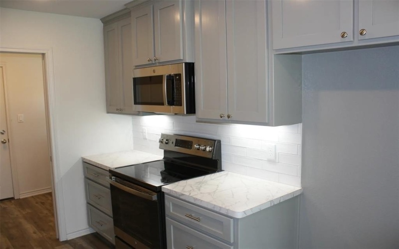 1021 Hooks Avenue, Lacy Lakeview, TX 76705, 4 Habitaciones Habitaciones , ,2 BañosBaños,Residential,En Venta,1021 Hooks Avenue,20999833