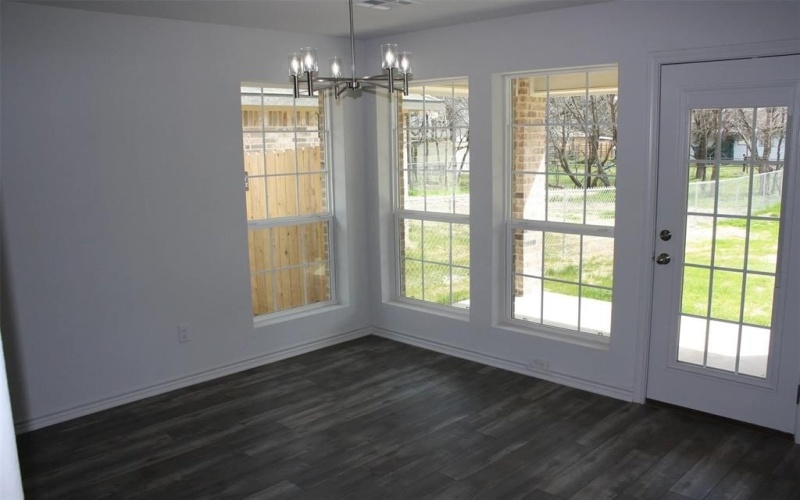 1021 Hooks Avenue, Lacy Lakeview, TX 76705, 4 Habitaciones Habitaciones , ,2 BañosBaños,Residential,En Venta,1021 Hooks Avenue,20999833