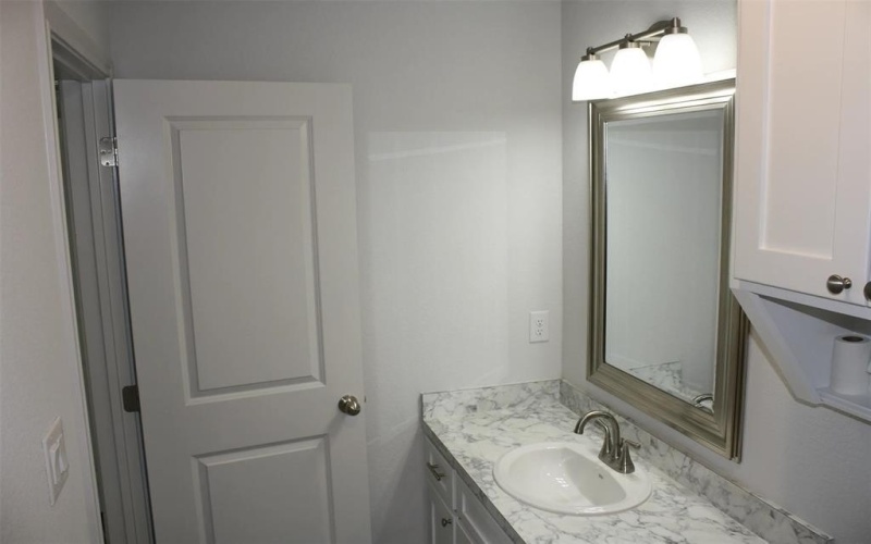 1021 Hooks Avenue, Lacy Lakeview, TX 76705, 4 Habitaciones Habitaciones , ,2 BañosBaños,Residential,En Venta,1021 Hooks Avenue,20999833
