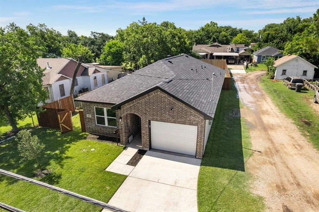 8422 Danville Drive, Dallas, TX 75217, 4 Habitaciones Habitaciones , ,2 BañosBaños,Residential,En Venta,8422 Danville Drive,20995862