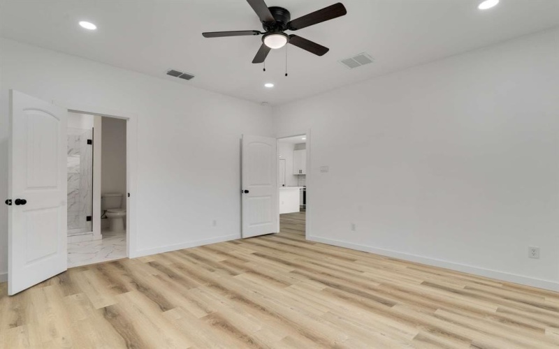 8422 Danville Drive, Dallas, TX 75217, 4 Habitaciones Habitaciones , ,2 BañosBaños,Residential,En Venta,8422 Danville Drive,20995862