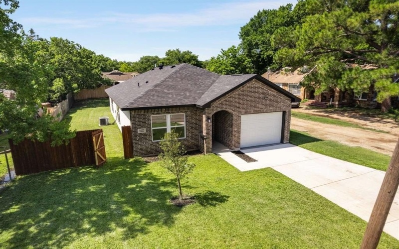8422 Danville Drive, Dallas, TX 75217, 4 Habitaciones Habitaciones , ,2 BañosBaños,Residential,En Venta,8422 Danville Drive,20995862