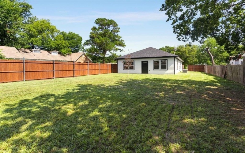 8422 Danville Drive, Dallas, TX 75217, 4 Habitaciones Habitaciones , ,2 BañosBaños,Residential,En Venta,8422 Danville Drive,20995862