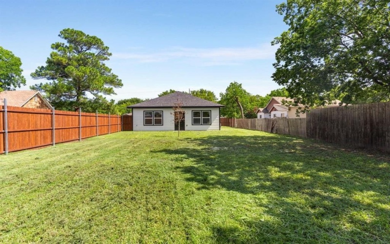 8422 Danville Drive, Dallas, TX 75217, 4 Habitaciones Habitaciones , ,2 BañosBaños,Residential,En Venta,8422 Danville Drive,20995862