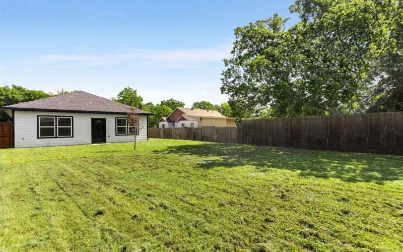 8422 Danville Drive, Dallas, TX 75217, 4 Habitaciones Habitaciones , ,2 BañosBaños,Residential,En Venta,8422 Danville Drive,20995862