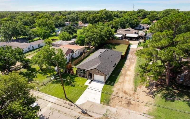 8422 Danville Drive, Dallas, TX 75217, 4 Habitaciones Habitaciones , ,2 BañosBaños,Residential,En Venta,8422 Danville Drive,20995862