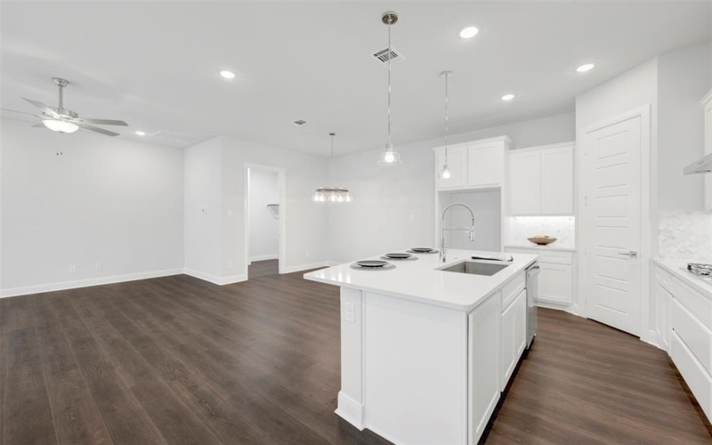 1410 Roundup Way, Argyle, TX 76226, 3 Habitaciones Habitaciones , ,2 BañosBaños,Residential,En Venta,1410 Roundup Way,0,21000246