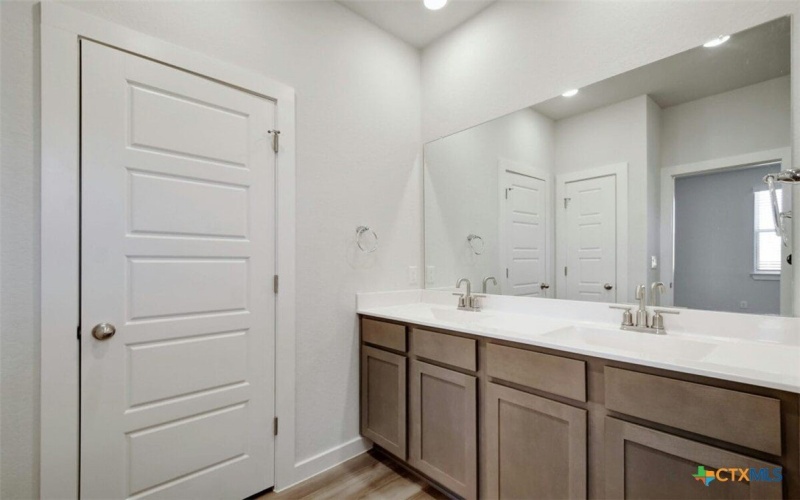736 Langston Lane, New Braunfels, TX 78130, 4 Bedrooms Bedrooms, ,2 BathroomsBathrooms,Residential,For Sale,736 Langston Lane,586506