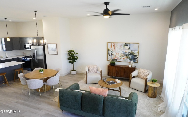 201 DESERT PASS Street unit: 4 #4, El Paso, TX 79912, 3 Habitaciones Habitaciones , ,3 BañosBaños,Residential,En Venta,201 DESERT PASS Street unit: 4,0,897895