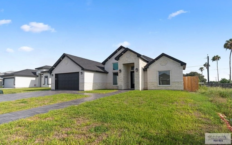 100 BROOKS CIRCLE NORTH, LA FERIA, TX 78559, 3 Bedrooms Bedrooms, ,2 BathroomsBathrooms,Residential,For Sale,100 BROOKS CIRCLE NORTH,29766804