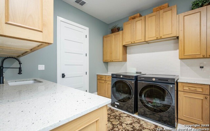 11136 Barreal, Boerne, TX 78006, 4 Bedrooms Bedrooms, ,5 BathroomsBathrooms,Residential,For Sale,11136 Barreal,0,1876102
