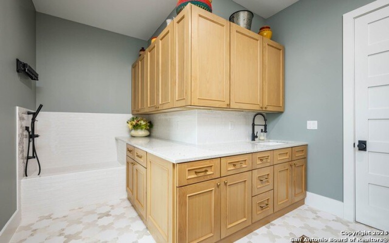 11136 Barreal, Boerne, TX 78006, 4 Bedrooms Bedrooms, ,5 BathroomsBathrooms,Residential,For Sale,11136 Barreal,0,1876102
