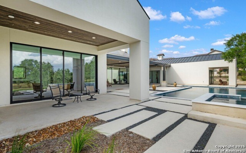 11136 Barreal, Boerne, TX 78006, 4 Bedrooms Bedrooms, ,5 BathroomsBathrooms,Residential,For Sale,11136 Barreal,0,1876102