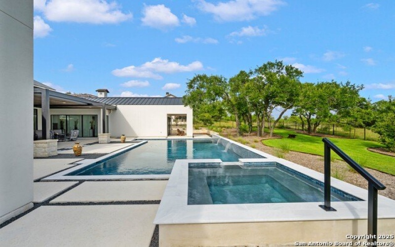 11136 Barreal, Boerne, TX 78006, 4 Bedrooms Bedrooms, ,5 BathroomsBathrooms,Residential,For Sale,11136 Barreal,0,1876102