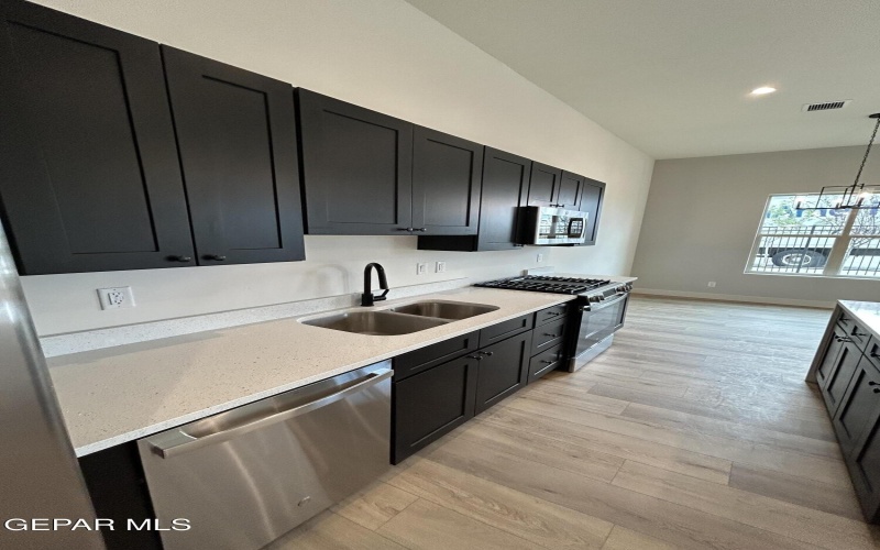 201 DESERT PASS Street unit: 7 #7, El Paso, TX 79912, 3 Habitaciones Habitaciones , ,2 BañosBaños,Residential,En Venta,201 DESERT PASS Street unit: 7,0,897909