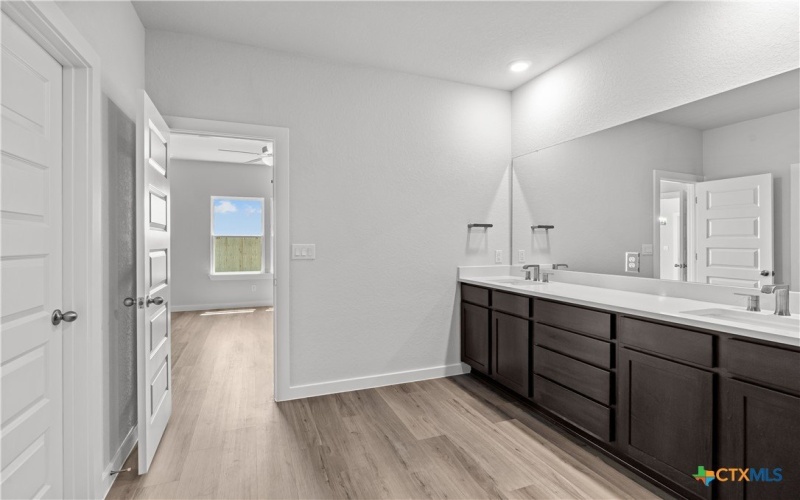 2050 Newforest Peak, New Braunfels, TX 78130, 3 Bedrooms Bedrooms, ,2 BathroomsBathrooms,Residential,For Sale,2050 Newforest Peak,586542