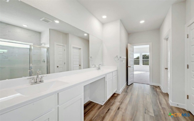1514 Saddleback Run Run, New Braunfels, TX 78130, 4 Habitaciones Habitaciones , ,3 BañosBaños,Residential,En Venta,1514 Saddleback Run Run,586547
