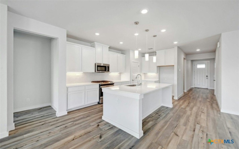 1514 Saddleback Run Run, New Braunfels, TX 78130, 4 Habitaciones Habitaciones , ,3 BañosBaños,Residential,En Venta,1514 Saddleback Run Run,586547
