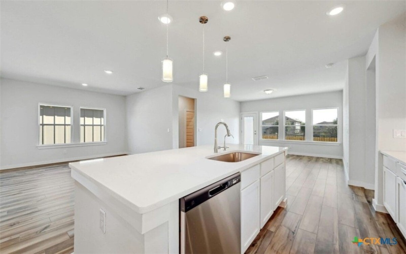 1514 Saddleback Run Run, New Braunfels, TX 78130, 4 Habitaciones Habitaciones , ,3 BañosBaños,Residential,En Venta,1514 Saddleback Run Run,586547