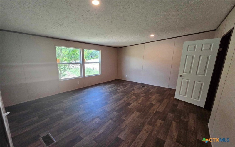 269 E Clark Street, Canyon Lake, TX 78133, 4 Habitaciones Habitaciones , ,2 BañosBaños,Residential,En Venta,269 E Clark Street,586588