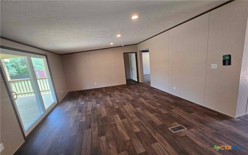 269 E Clark Street, Canyon Lake, TX 78133, 4 Habitaciones Habitaciones , ,2 BañosBaños,Residential,En Venta,269 E Clark Street,586588