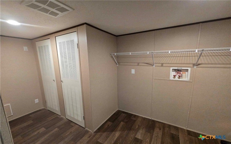 269 E Clark Street, Canyon Lake, TX 78133, 4 Habitaciones Habitaciones , ,2 BañosBaños,Residential,En Venta,269 E Clark Street,586588