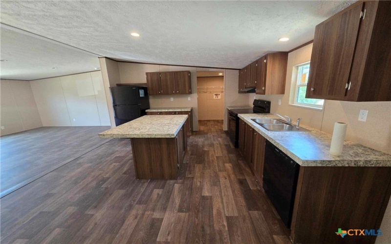 269 E Clark Street, Canyon Lake, TX 78133, 4 Habitaciones Habitaciones , ,2 BañosBaños,Residential,En Venta,269 E Clark Street,586588