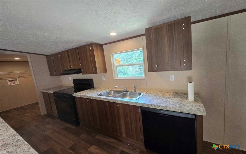 269 E Clark Street, Canyon Lake, TX 78133, 4 Habitaciones Habitaciones , ,2 BañosBaños,Residential,En Venta,269 E Clark Street,586588