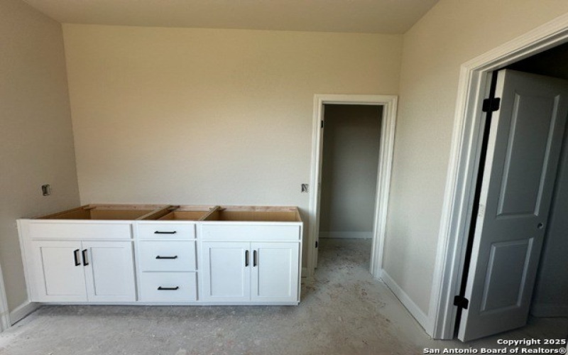 155 Mallorys Way, Castroville, TX 78253, 4 Habitaciones Habitaciones , ,3 BañosBaños,Residential,En Venta,155 Mallorys Way,1884228