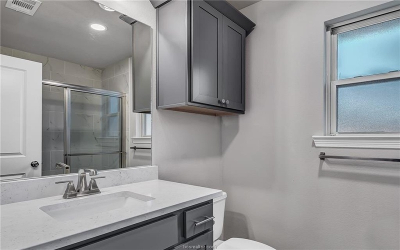 1215 High Street, Navasota, TX 77868, 3 Habitaciones Habitaciones , ,2 BañosBaños,Residential,En Venta,1215 High Street,25007888