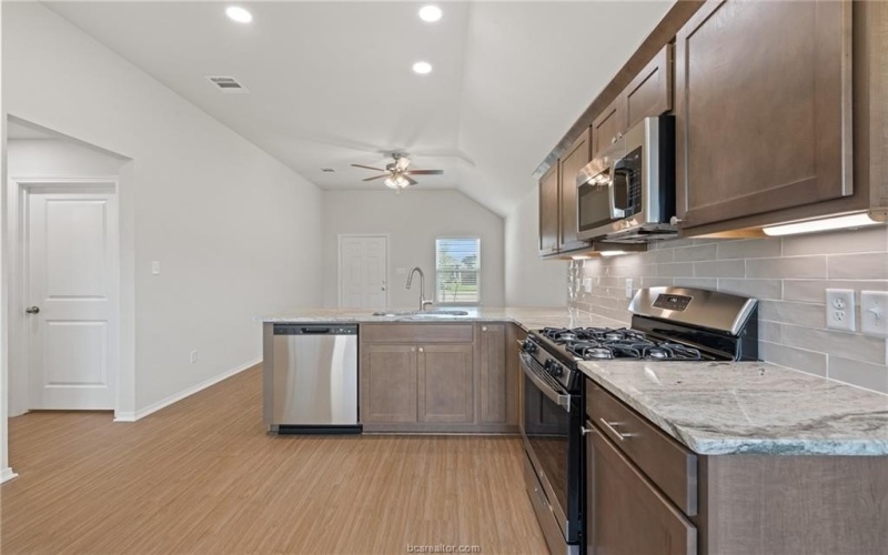 1215 High Street, Navasota, TX 77868, 3 Habitaciones Habitaciones , ,2 BañosBaños,Residential,En Venta,1215 High Street,0,25007888