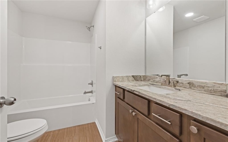 1215 High Street, Navasota, TX 77868, 3 Habitaciones Habitaciones , ,2 BañosBaños,Residential,En Venta,1215 High Street,0,25007888