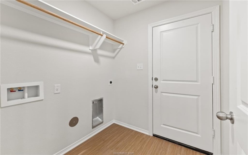 1215 High Street, Navasota, TX 77868, 3 Habitaciones Habitaciones , ,2 BañosBaños,Residential,En Venta,1215 High Street,0,25007888