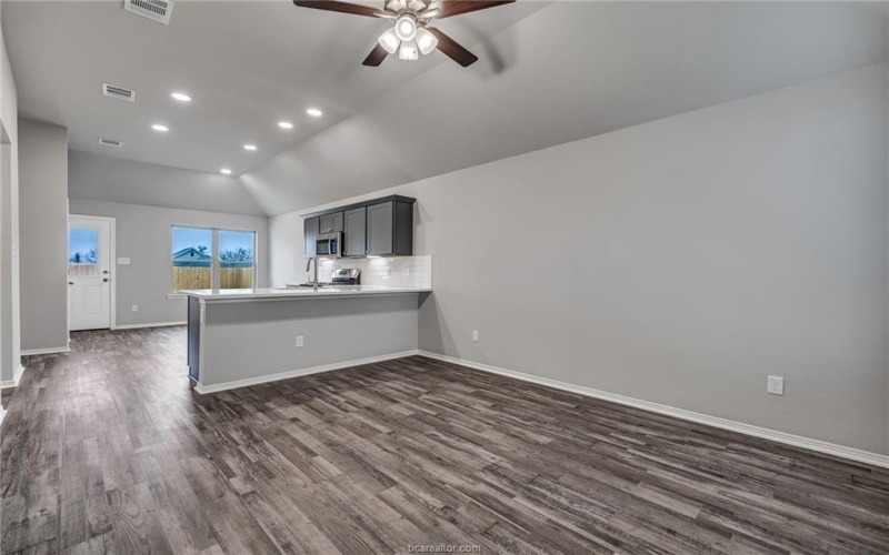 1215 High Street, Navasota, TX 77868, 3 Habitaciones Habitaciones , ,2 BañosBaños,Residential,En Venta,1215 High Street,25007888