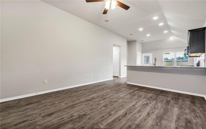 1216 High Street, Navasota, TX 77868, 3 Habitaciones Habitaciones , ,2 BañosBaños,Residential,En Venta,1216 High Street,25007890
