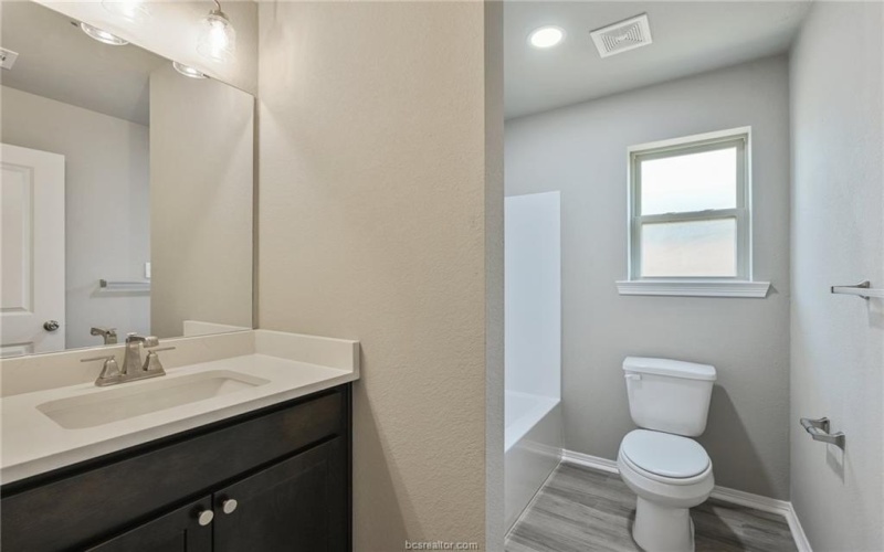 1214 High Street, Navasota, TX 77868, 3 Habitaciones Habitaciones , ,2 BañosBaños,Residential,En Venta,1214 High Street,25007892