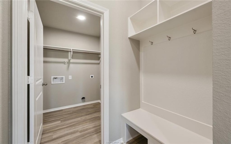 1214 High Street, Navasota, TX 77868, 3 Habitaciones Habitaciones , ,2 BañosBaños,Residential,En Venta,1214 High Street,25007892