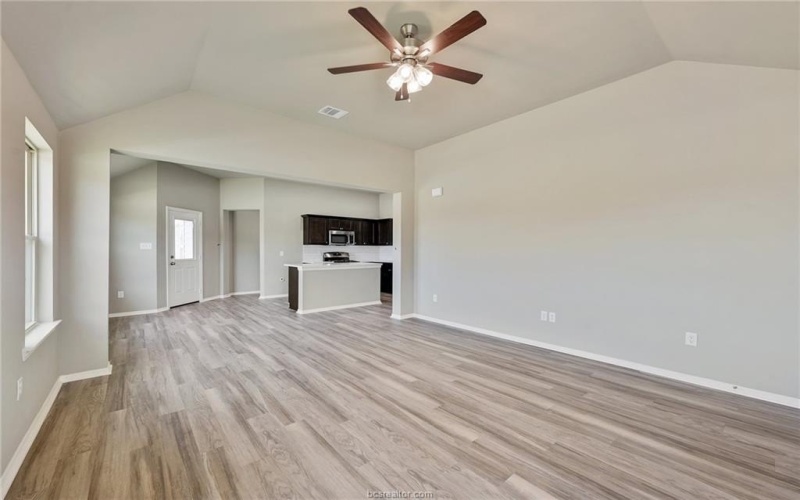 1214 High Street, Navasota, TX 77868, 3 Habitaciones Habitaciones , ,2 BañosBaños,Residential,En Venta,1214 High Street,25007892