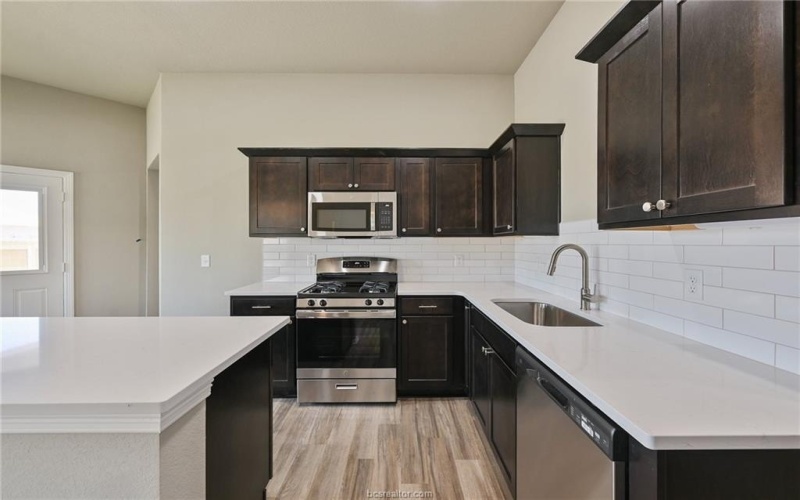 1214 High Street, Navasota, TX 77868, 3 Habitaciones Habitaciones , ,2 BañosBaños,Residential,En Venta,1214 High Street,25007892